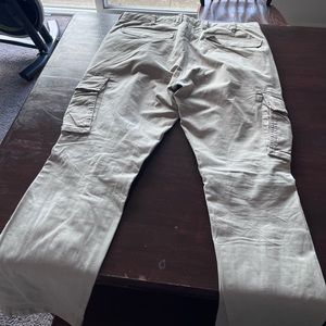 Gap cargos. 36 x 32